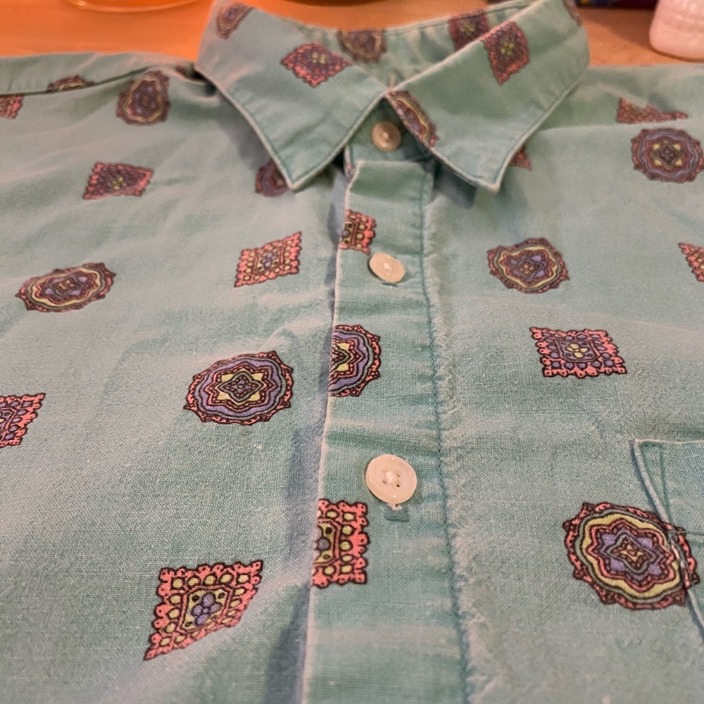 Super cute button up!